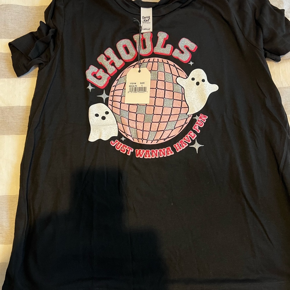 NWT women’s Halloween tee